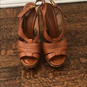 Chloe wedges